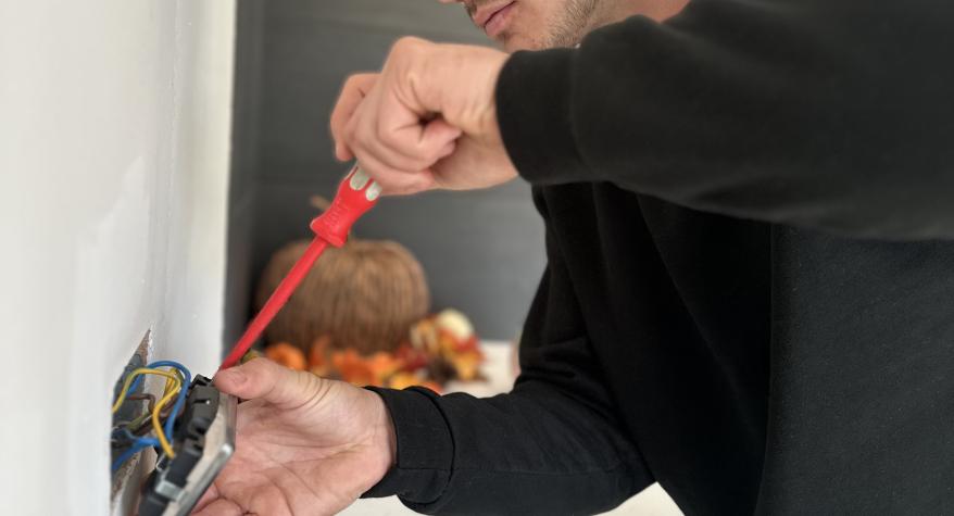 How Much Does It Cost to Add a Plug Socket?